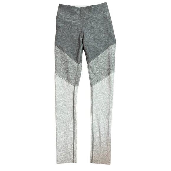 Outdoor Voices Tri-Color 7/8 Springs Leggings in Graphite / Ash / Dove - Picture 2 of 8